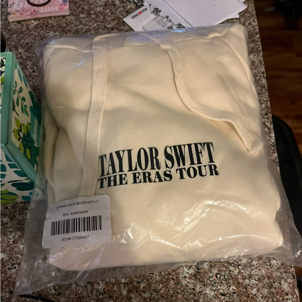 Size large- New- fits like XL